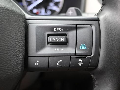 Used 2025 Nissan Rogue SV AWD/4WD image 31