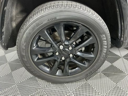 Used 2021 Jeep Grand Cherokee Laredo X image 19