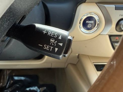 Used 2013 Lexus ES 300h w/ Luxury Pkg FWD image 27