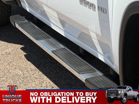 Used 2024 Chevrolet Silverado 3500 LT AWD/4WD image 6