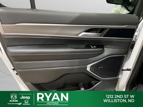 New 2026 Jeep Grand Wagoneer L Limited AWD/4WD image 64