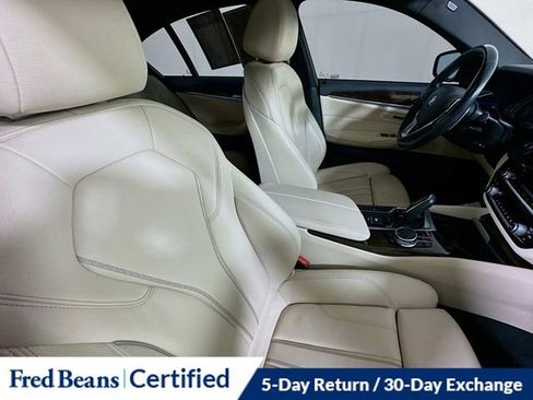 Used 2018 BMW 530i xDrive image 31