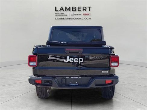 Used 2023 Jeep Gladiator Overland image 11