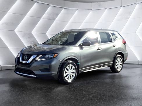 Used 2019 Nissan Rogue S image 3