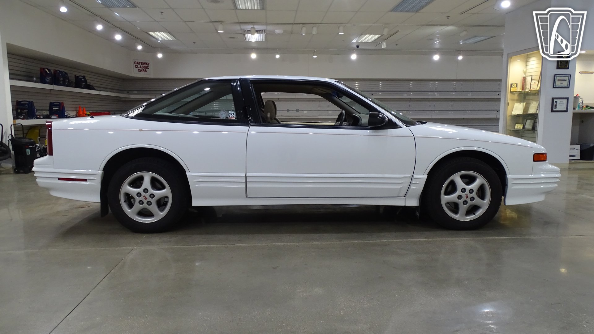 Used 1997 Oldsmobile Cutlass Supreme SL FWD image 18