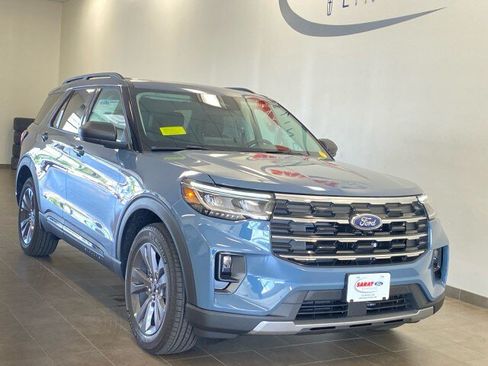 New 2026 Ford Explorer Active AWD/4WD image 2