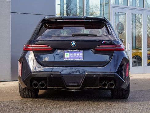 Used 2025 BMW M5 Touring image 9