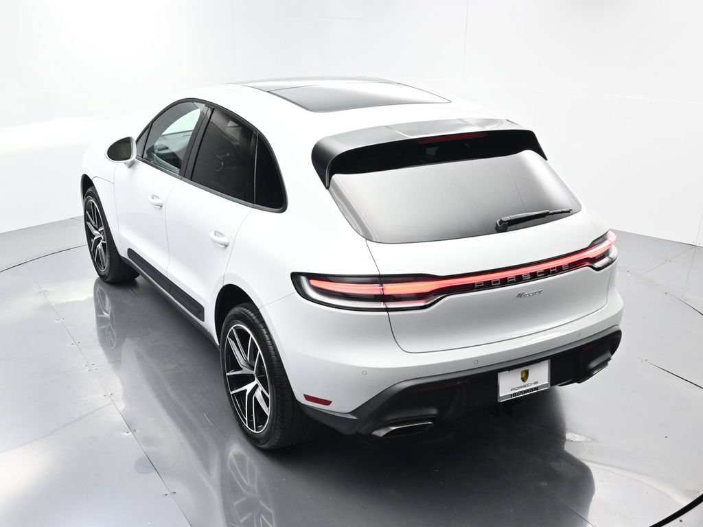 Certified 2026 Porsche Macan AWD/4WD image 36
