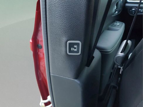 New 2026 Chrysler Pacifica Limited w/ Uconnect Theater Family Group image 26