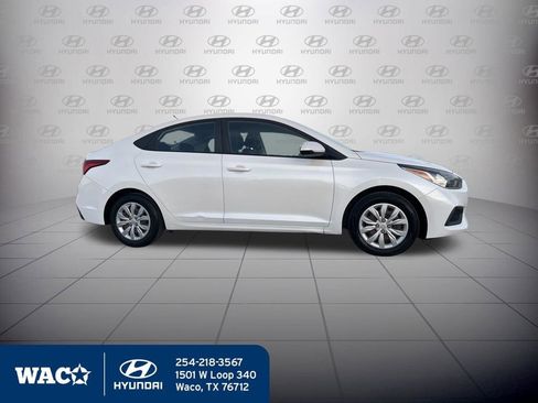 Used 2018 Hyundai Accent SE image 12