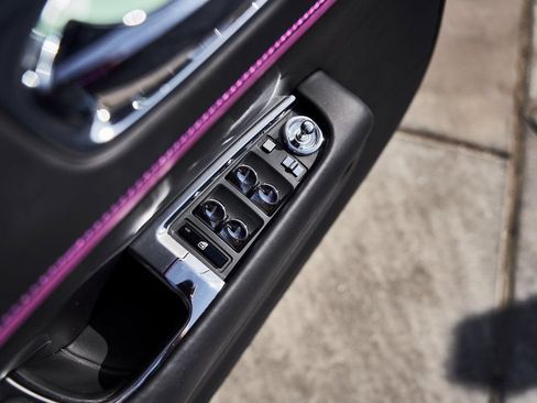 Used 2020 Rolls-Royce Wraith image 25