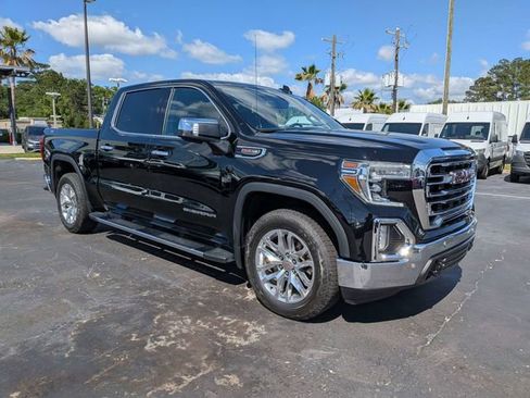Used 2022 GMC Sierra 1500 SLT w/ SLT Premium Plus Package AWD/4WD image 3