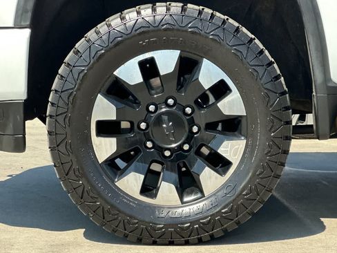 Used 2020 Chevrolet Silverado 2500 Custom w/ Custom Convenience Package RWD image 34
