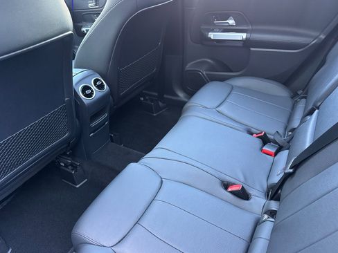Used 2022 Mercedes-Benz GLB 250 4MATIC image 27