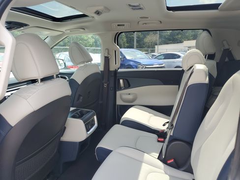 New 2026 Kia Carnival SX image 11