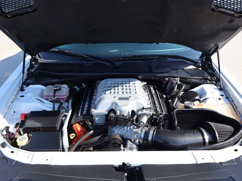 Used 2016 Dodge Challenger SRT Hellcat image 40