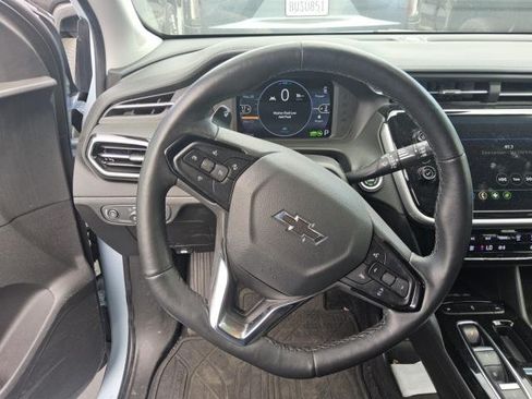 Used 2023 Chevrolet Bolt EUV LT w/ Convenience Package FWD image 5