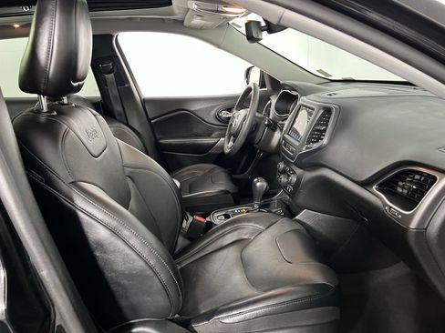 Used 2022 Jeep Cherokee Latitude Lux w/ Sun & Sound Group image 35