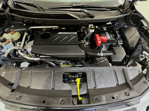 Used 2025 Nissan Rogue SV image 34