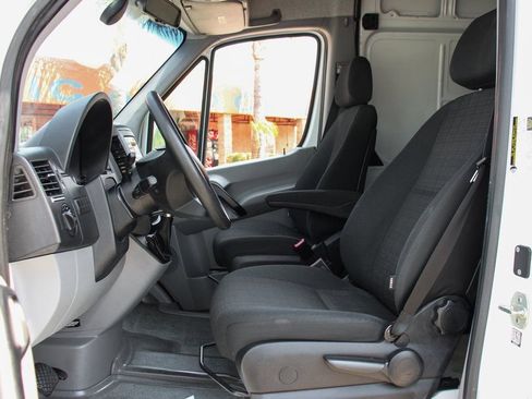 Used 2016 Mercedes-Benz Sprinter 2500 image 20