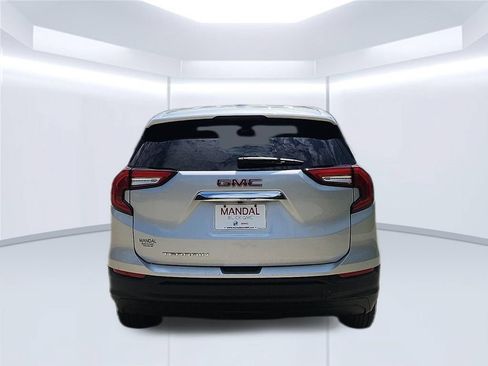 Used 2022 GMC Terrain SLE w/ LPO, Floor Liner Package FWD image 6