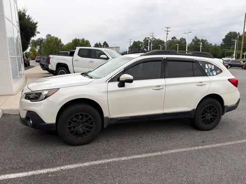 Used 2018 Subaru Outback 2.5i Limited AWD/4WD image 1