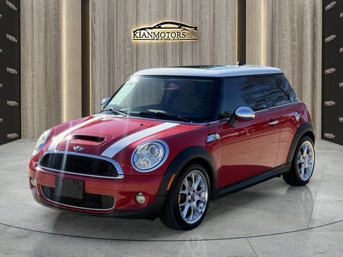 Used 2010 MINI Cooper S w/ Premium Pkg image 3