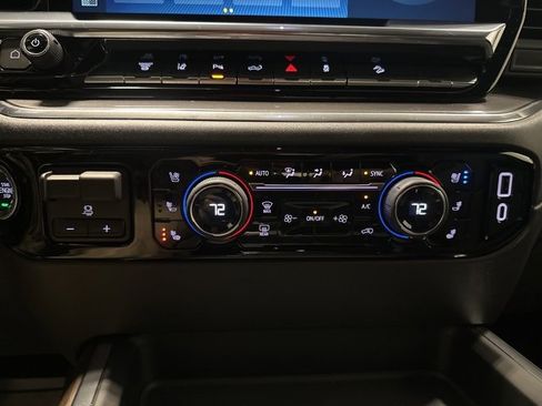 Used 2024 Chevrolet Silverado 3500 High Country w/ Technology Package image 26