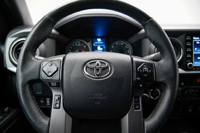 Used 2021 Toyota Tacoma TRD Sport w/ TRD Premium Sport Package AWD/4WD image 24