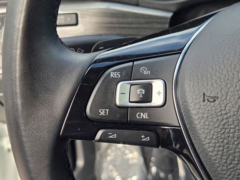 Used 2021 Volkswagen Passat 2.0T R-Line image 24