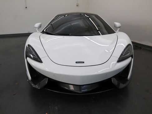 Used 2018 McLaren 570S RWD image 18