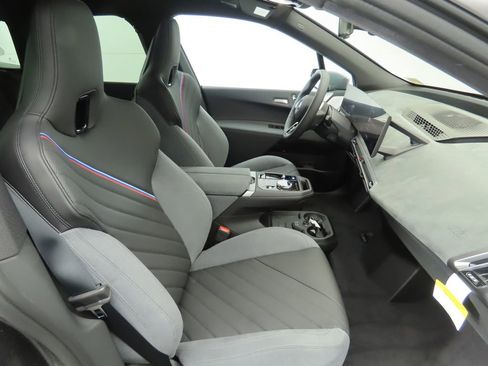 New 2026 BMW iX xDrive60 w/ M Sport Package image 21