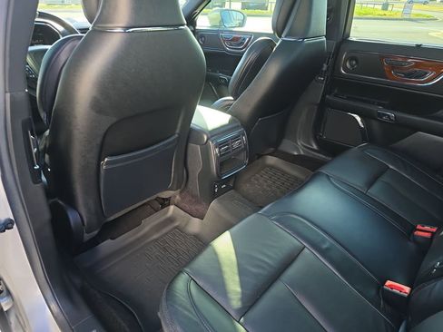 Used 2017 Lincoln Continental Reserve w/ Rear-seat Package image 16