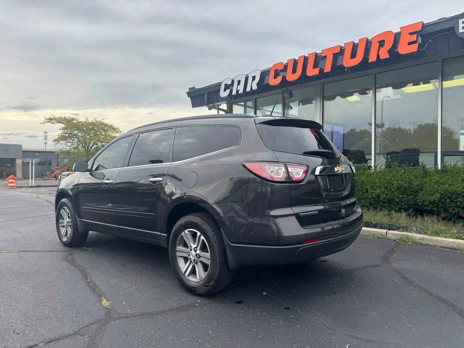 Used 2017 Chevrolet Traverse LT FWD image 5