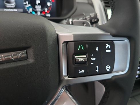 New 2025 Land Rover Discovery Dynamic SE AWD/4WD image 19