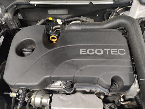Used 2021 Chevrolet Equinox LS w/ LS Convenience Package FWD image 30