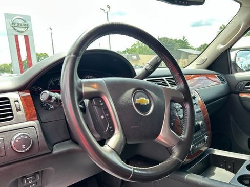 Used 2012 Chevrolet Suburban LT w/ Luxury Package AWD/4WD image 32