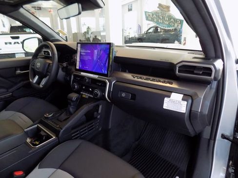 Used 2024 Toyota Tacoma TRD Sport w/ TRD Sport Upgrade Package RWD image 18