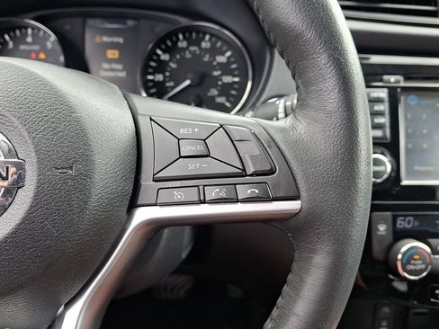 Used 2017 Nissan Rogue SV w/ SV Premium Package AWD/4WD image 22