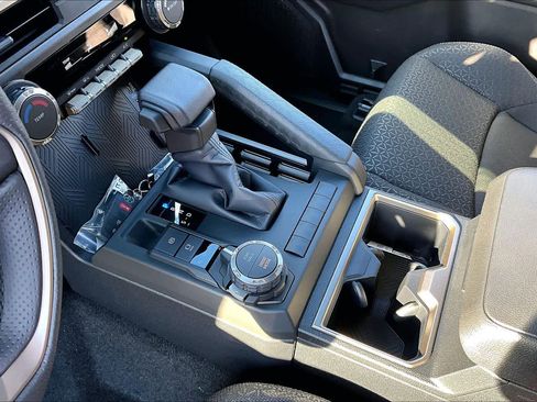 New 2026 Toyota 4Runner SR5 AWD/4WD image 7