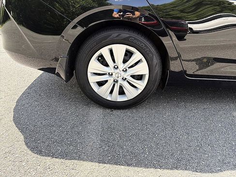 Certified 2022 Nissan Sentra S w/ Electronics Package FWD image 12