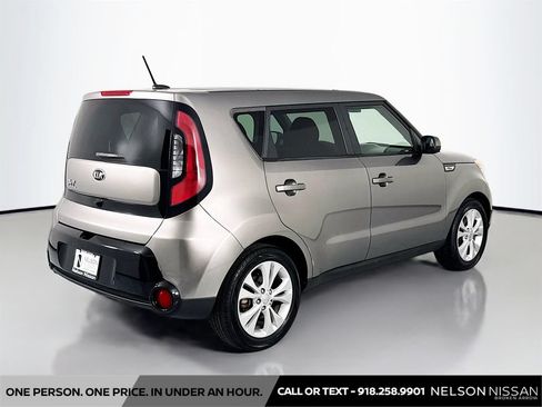 Used 2016 Kia Soul + FWD image 5
