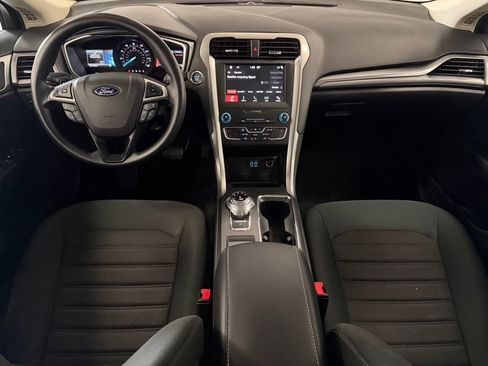 Used 2019 Ford Fusion SE FWD image 15