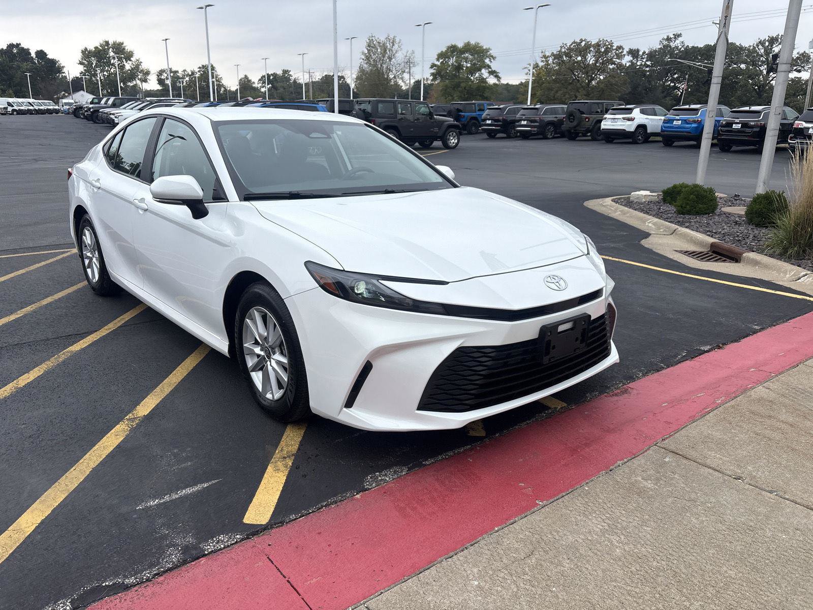 Used 2025 Toyota Camry LE FWD image 3