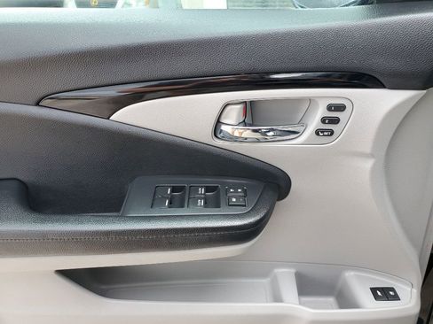 Used 2016 Honda Pilot Touring image 14