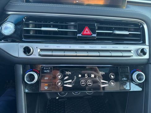 Used 2025 Genesis G70 3.3T Advanced image 22