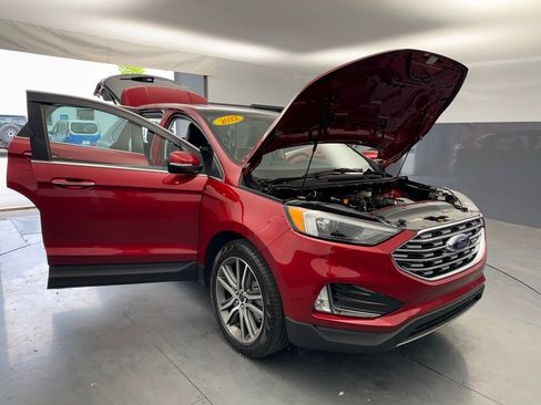 Used 2022 Ford Edge Titanium AWD/4WD image 14