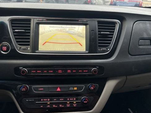 Used 2016 Kia Sedona SX image 15