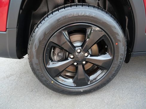Used 2016 Jeep Cherokee Sport w/ Cold Weather Group AWD/4WD image 38