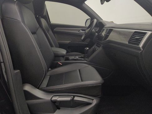 Used 2022 Volkswagen Atlas Cross Sport SE w/ Panoramic Sunroof Package FWD image 21